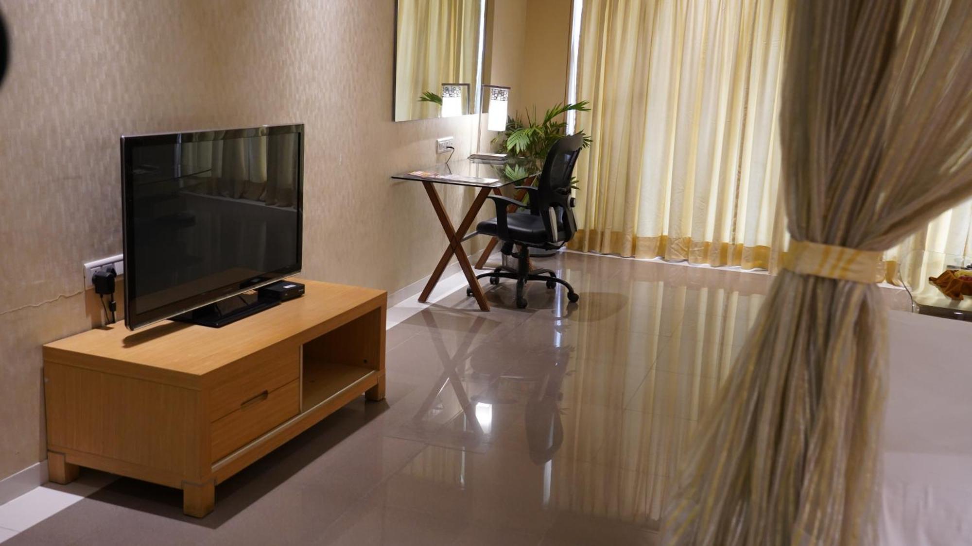 Seasons Rajkot Exterior foto