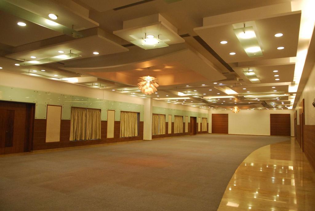 Seasons Rajkot Exterior foto