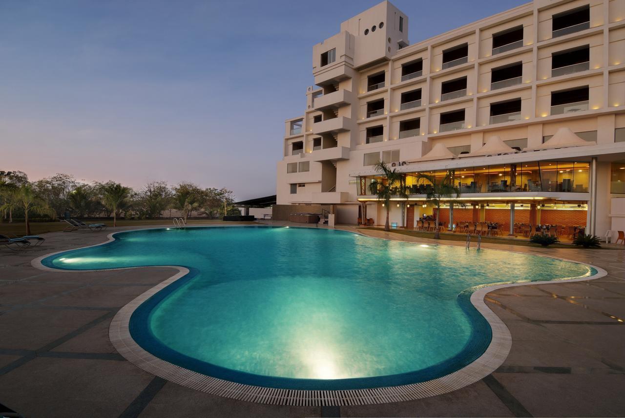 Seasons Rajkot Exterior foto