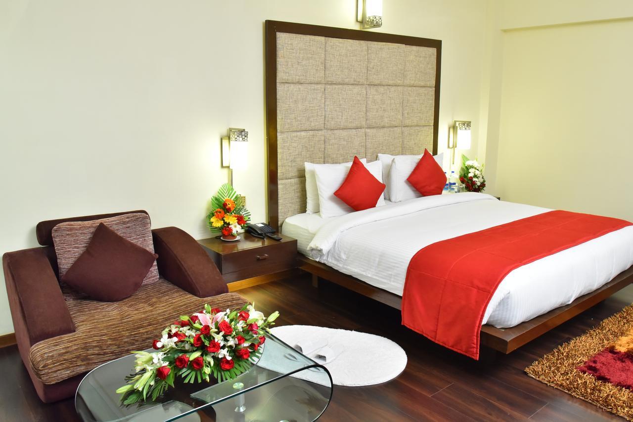 Seasons Rajkot Exterior foto
