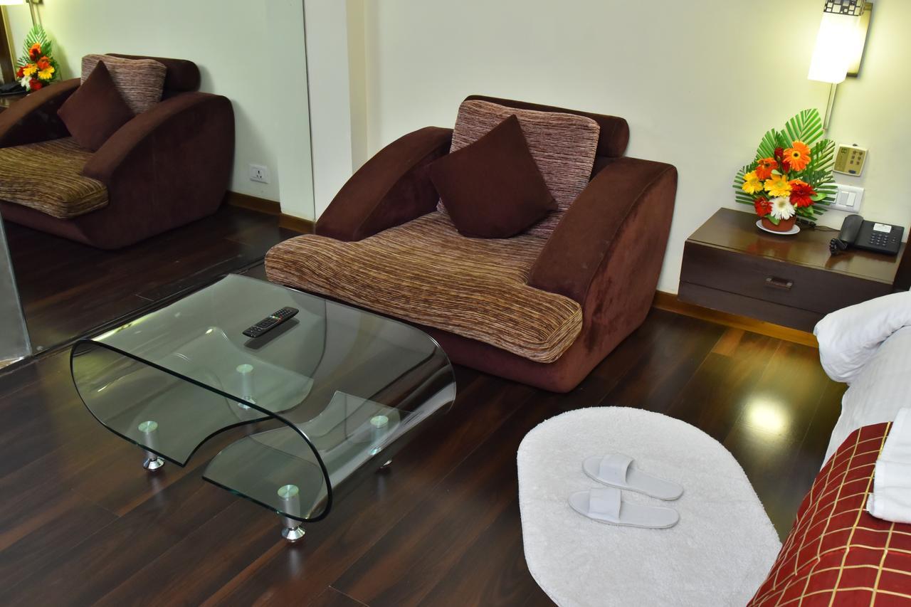 Seasons Rajkot Exterior foto
