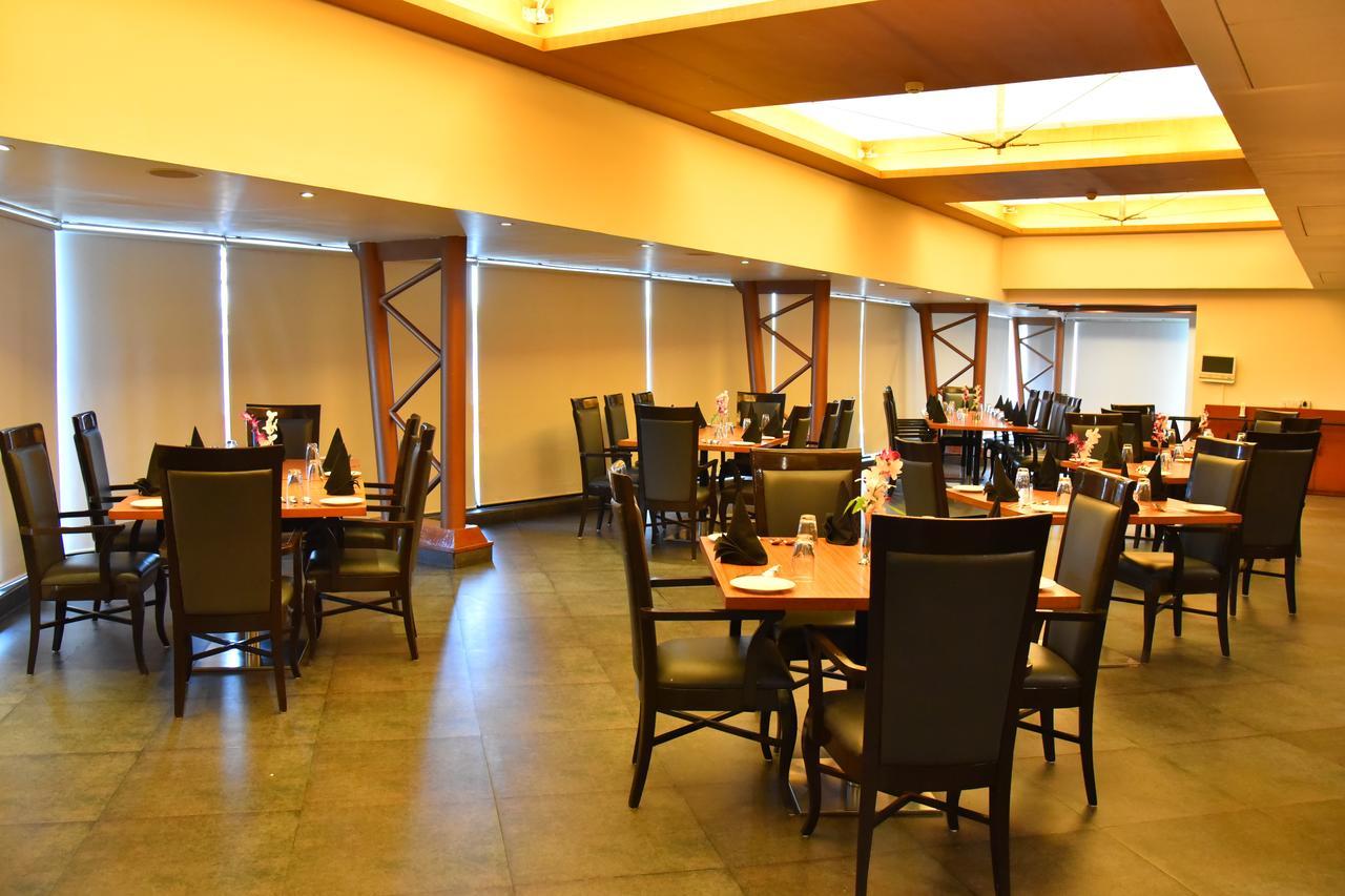 Seasons Rajkot Exterior foto