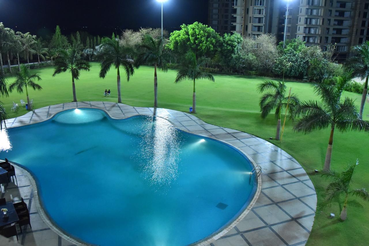 Seasons Rajkot Exterior foto