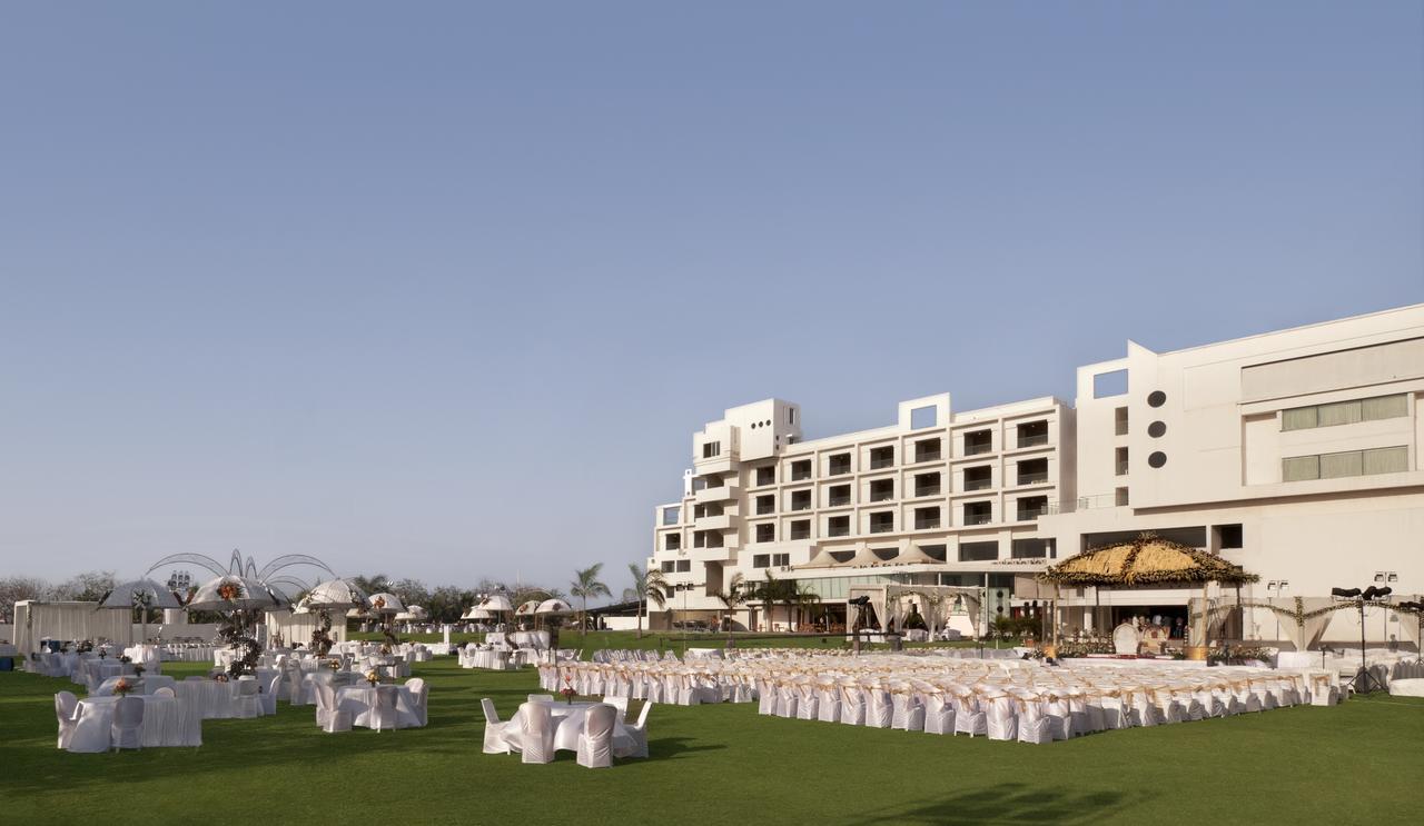 Seasons Rajkot Exterior foto