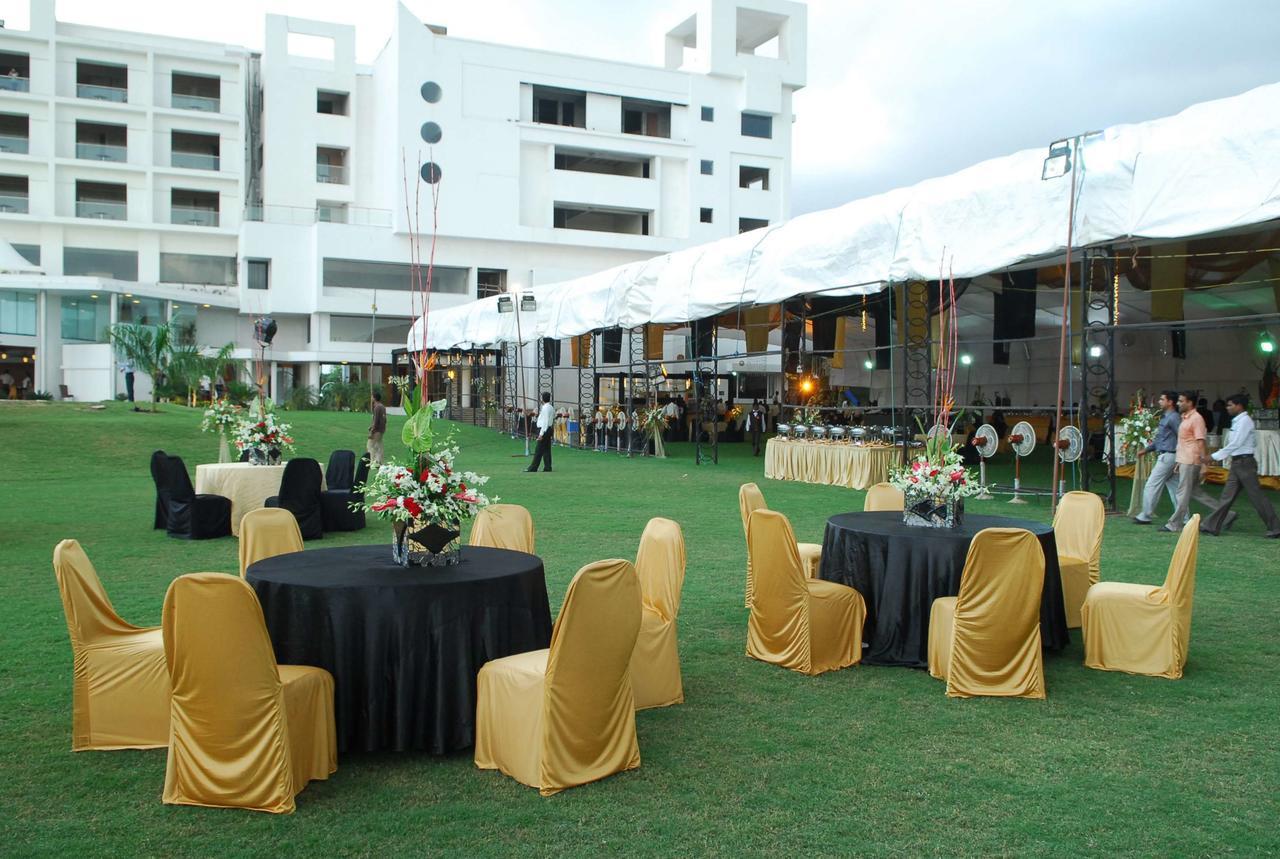 Seasons Rajkot Exterior foto